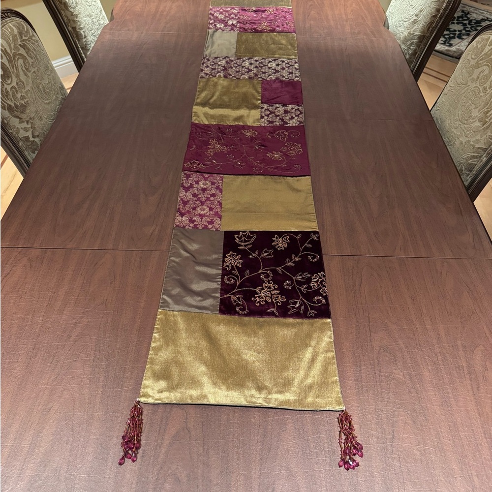 Fall / Holiday Table runner by Taurus Home